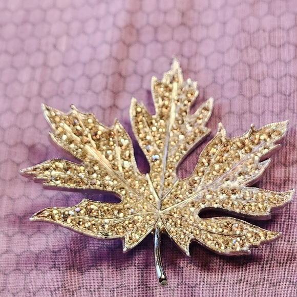 🎼Vintage 1980s Rhinestone Leaf Earrings and Pin Set🖤 - Picture 2 of 8